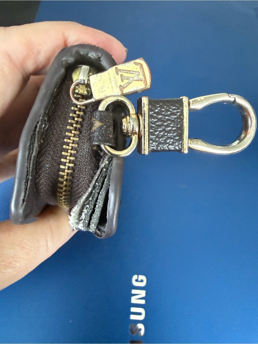 Louis Vuitton Monogram Key Pouch -need repair - Picture 6 of 9